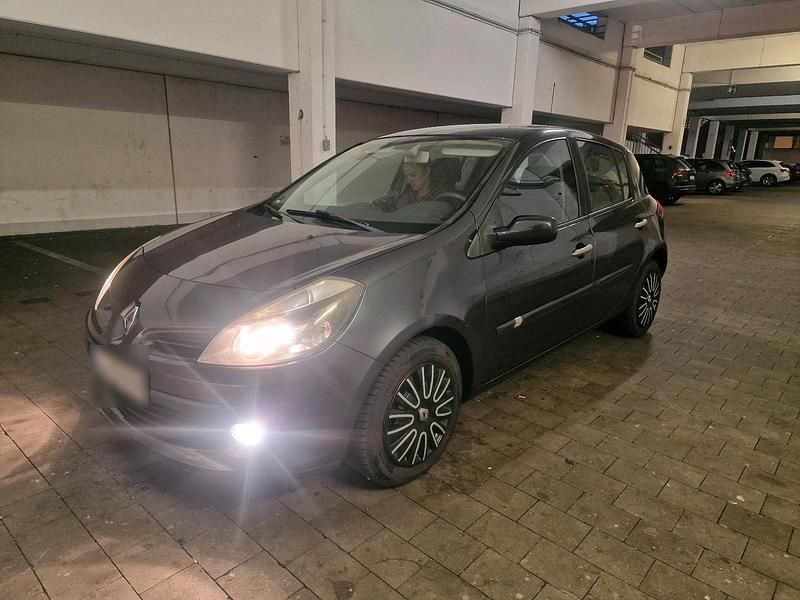 Gebraucht Renault Clio II 101 PS (74 kW) 2007 Grau Kleinwagen
