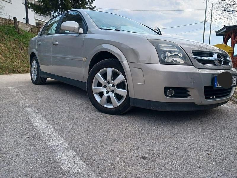 Gebraucht Opel Vectra Elegance 101 PS (74 kW) 2005 Silber Limousine