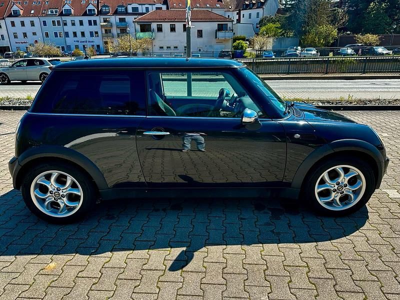 Second-hand Mini ONE 90 CP (66 kW) 2003 Negru Hatchback