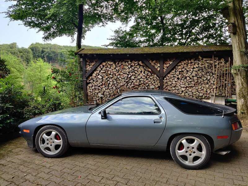 Grau Gebraucht 1983 Porsche 928 Coupé | 24.500 € - Bild 1/4