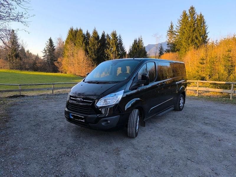 Gebraucht Ford Tourneo 155 PS (114 kW) 2013 Schwarz Van / Kleinbus