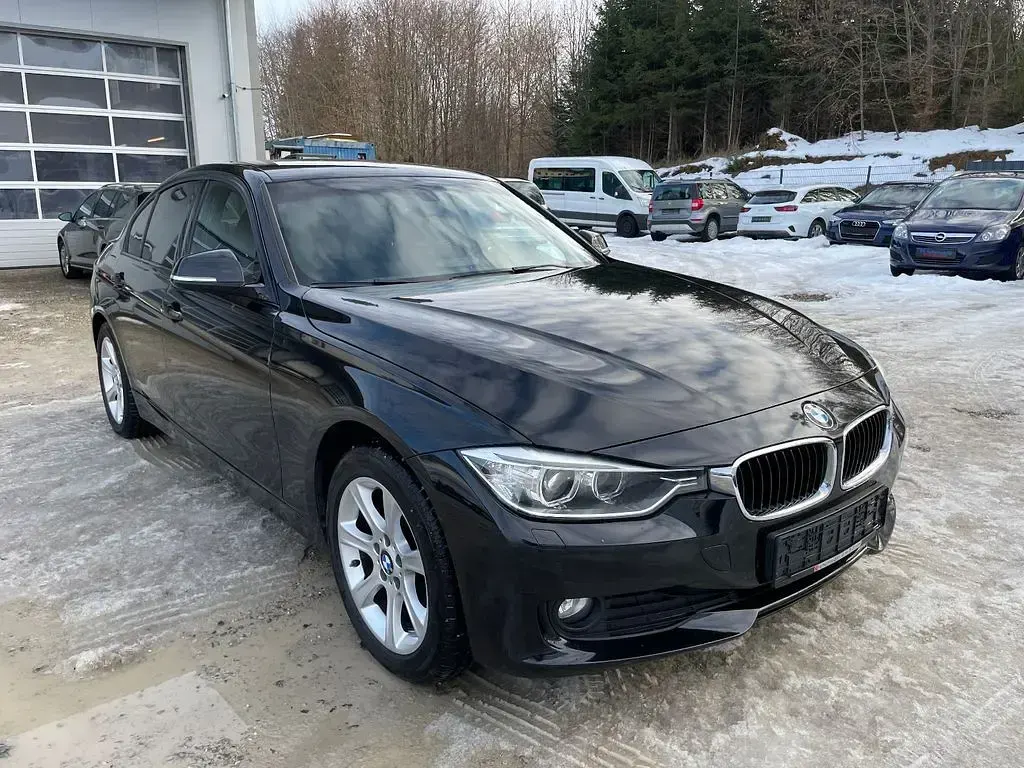 Second-hand BMW 320 Shadowline 184 CP (135 kW) 2014 Negru Berlinǎ
