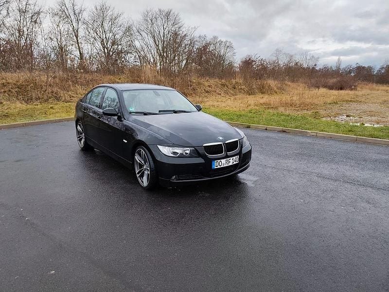 Schwarz Gebraucht 2006 BMW 320 Performance Limousine | 2.800 € (Fairer Preis) - Bild 1/4