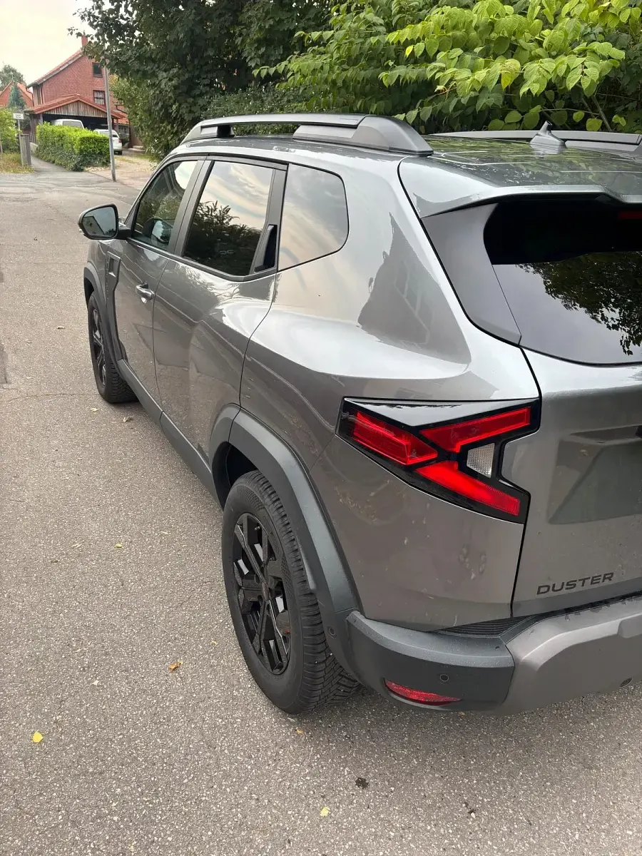 Gebraucht Dacia Duster 140 PS (102 kW) 2025 Schwarz SUV