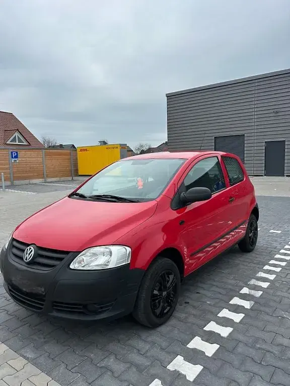 Usata VW Fox 75 CV (55 kW) 2007 Rosso Utilitaria