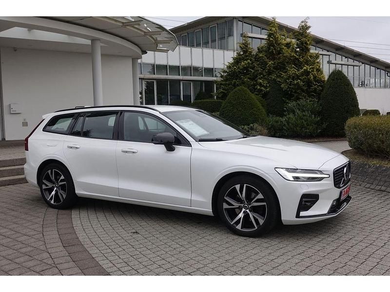 Gebraucht Volvo V60 Plus 197 PS (144 kW) 2022 Weiss Kombi