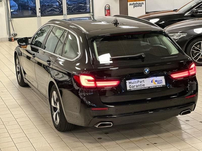 Gebraucht BMW 520 Sport Line 190 PS (139 kW) 2022 Schwarz Limousine