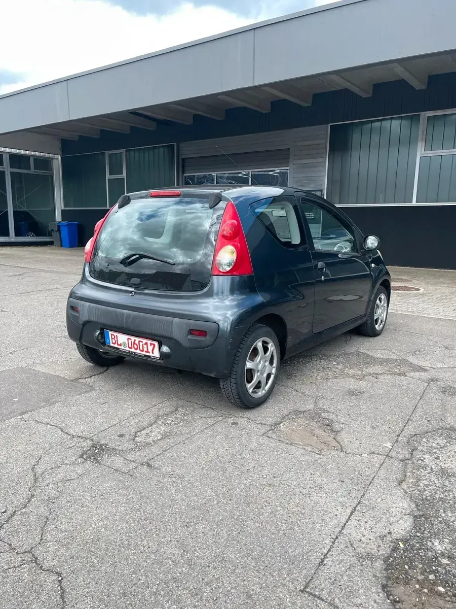 Gebraucht Peugeot 107 68 PS (50 kW) 2006 Grau Kleinwagen