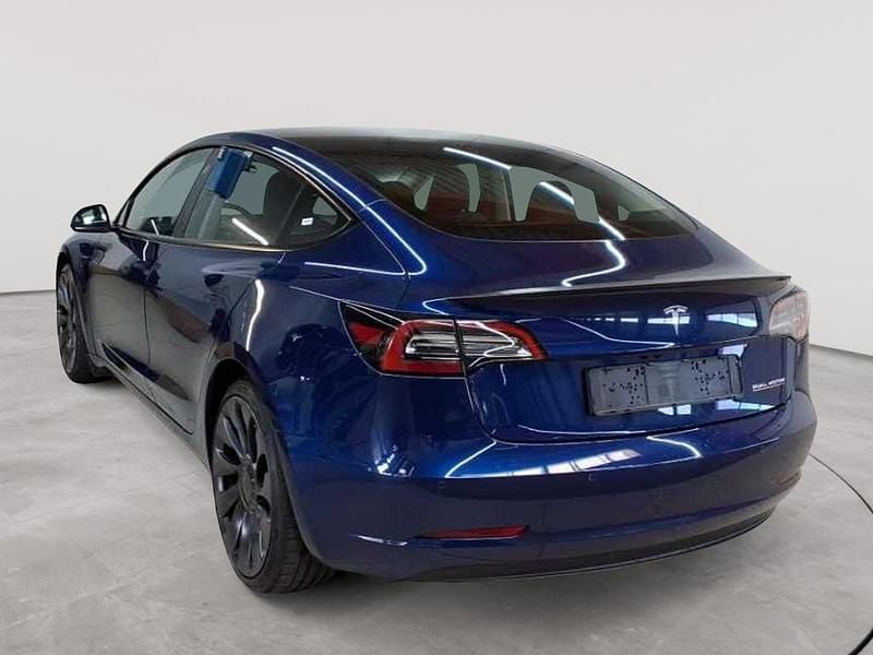 Second-hand Tesla Model 3 Performance 376 kW (512 CP) 2022 Albastru Berlinǎ