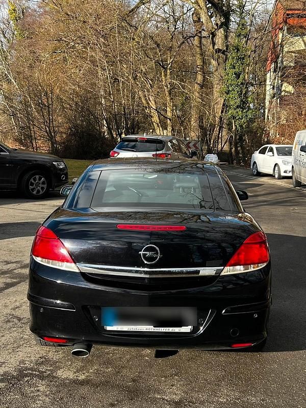 Gebraucht Opel Astra Cabriolet 140 PS (102 kW) 2009 Schwarz Cabrio