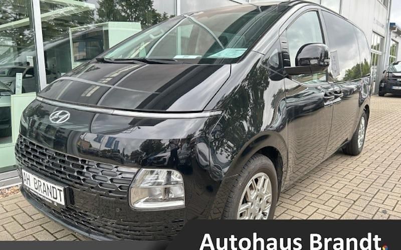 Schwarz Gebraucht 2024 Hyundai Staria Trend Van | 39.790 € (Superpreis) - Bild 1/4