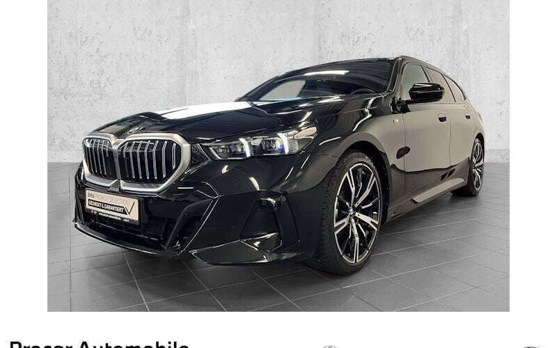 Schwarz Gebraucht 2024 BMW 520 M Sport Kombi | 58.790 € (Guter Preis) - Bild 1/4