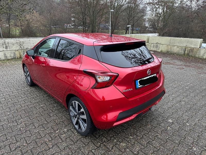 Gebraucht Nissan Micra Tekna 90 PS (66 kW) 2017 Rot Kleinwagen