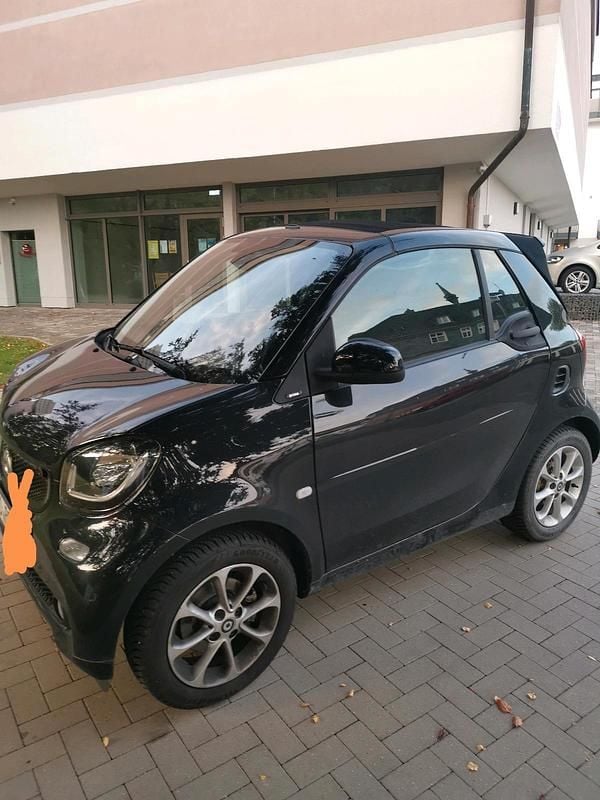 Schwarz Gebraucht 2018 Smart ForTwo Cabrio Cabrio | 12.500 € (Fairer Preis) - Bild 1/4