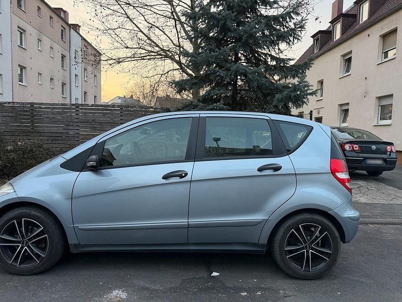 Gebraucht Mercedes 170 116 PS (85 kW) 2007 Blau Kleinwagen