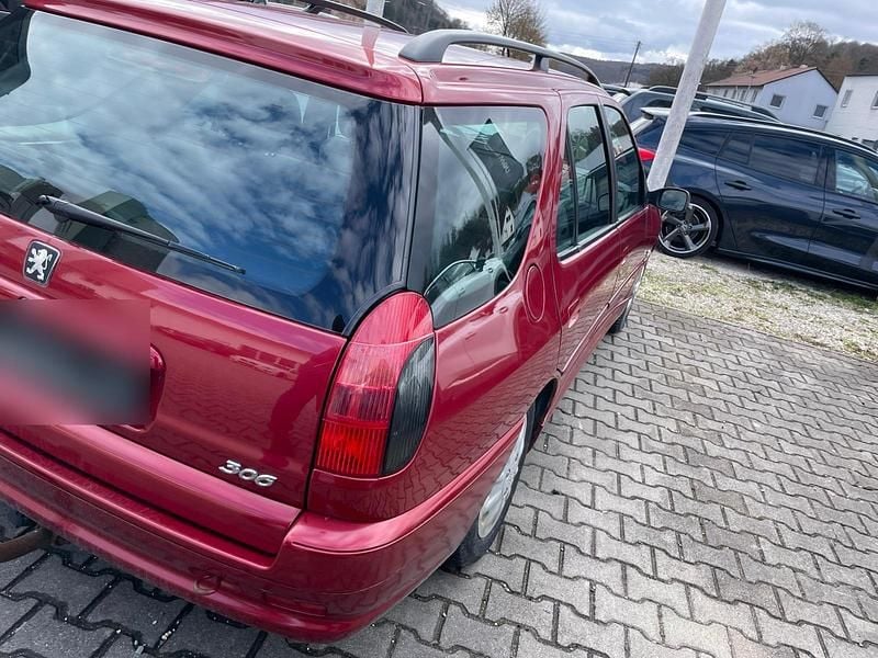 Gebraucht Peugeot 306 87 PS (63 kW) 2001 Violet Kombi