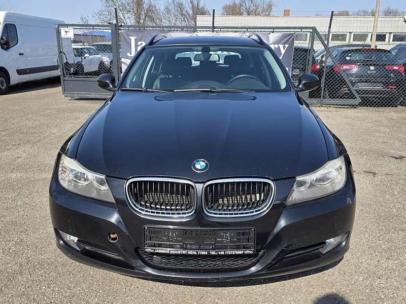 Gebraucht BMW 318 143 PS (105 kW) 2008 Black sapphire metallic Kombi