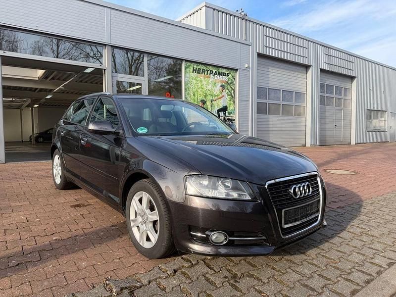 Gebraucht Audi A3 Attraction 105 PS (77 kW) 2010 Grau Kleinwagen