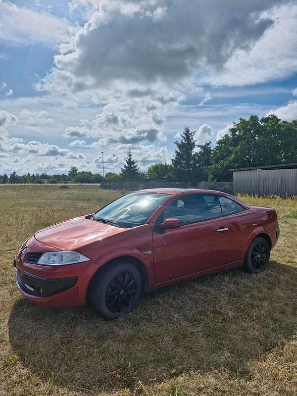 Rot Gebraucht 2006 Renault Mégane Cabriolet Cabrio | 3.500 € - Bild 1/4