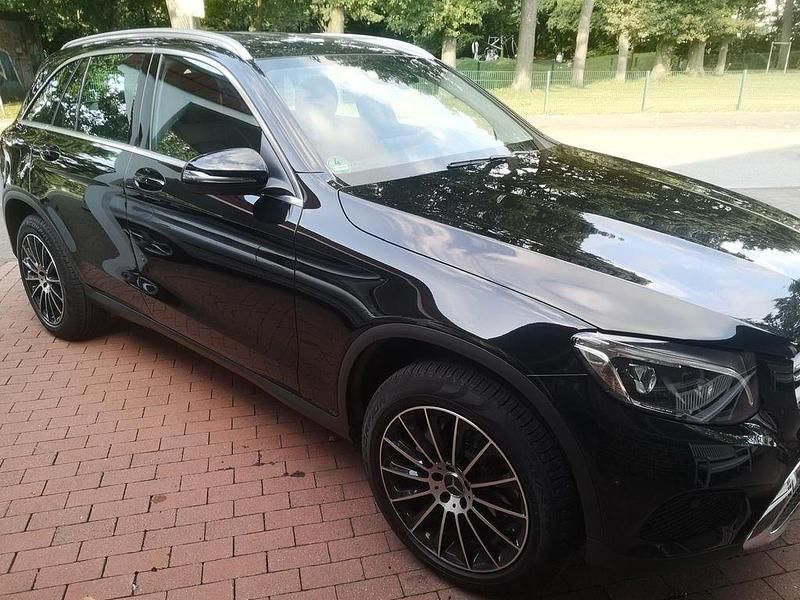 Gebraucht Mercedes GLC250 AMG 211 PS (155 kW) 2016 Schwarz SUV