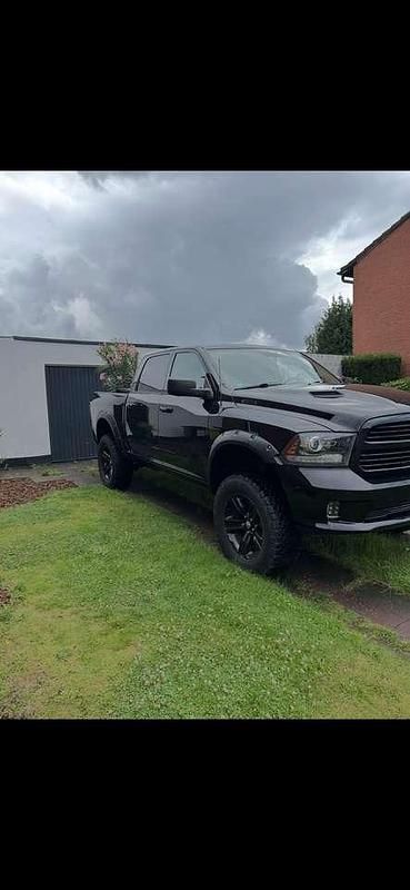 Schwarz Gebraucht 2013 Dodge Ram Abholung | 32.600 € (Etwas zu teuer) - Bild 1/2