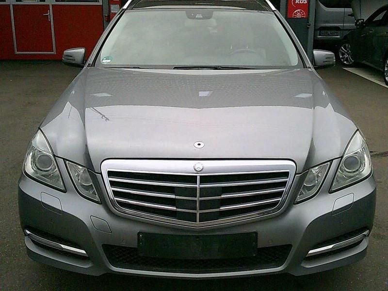 Gebraucht Mercedes E350 265 PS (194 kW) 2012 Palladiumsilber  metalliclack Kombi