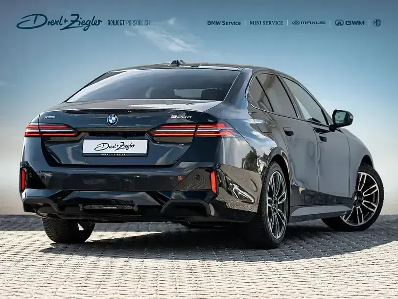 Gebraucht BMW 520 M Sport 197 PS (144 kW) 2025 Sophistograu brillanteffekt metallic Limousine