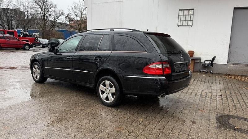 Gebraucht Mercedes E280 Elegance 190 PS (139 kW) 2008 Schwarz Kombi