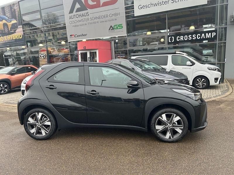 Neu Toyota Aygo X Active 116 PS (85 kW) 2026 Schwarz SUV