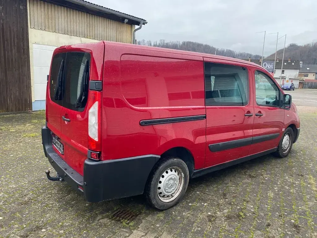 Gebraucht Peugeot Expert 128 PS (94 kW) 2012 Rot Van