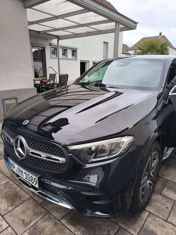 Gebraucht Mercedes GLC200 Advanced 204 PS (150 kW) 2025 Schwarz SUV