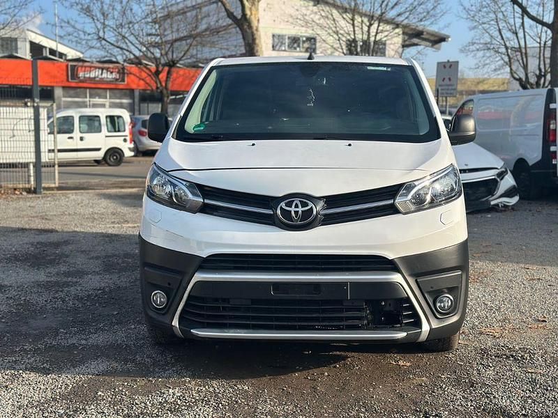 Gebraucht Toyota Proace 122 PS (89 kW) 2021 Weiß Van / Kleinbus