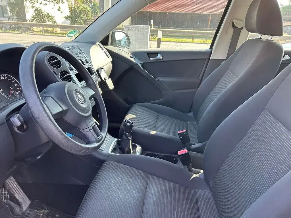 Gebraucht VW Tiguan Trendline 140 PS (102 kW) 2013 Schwarz SUV