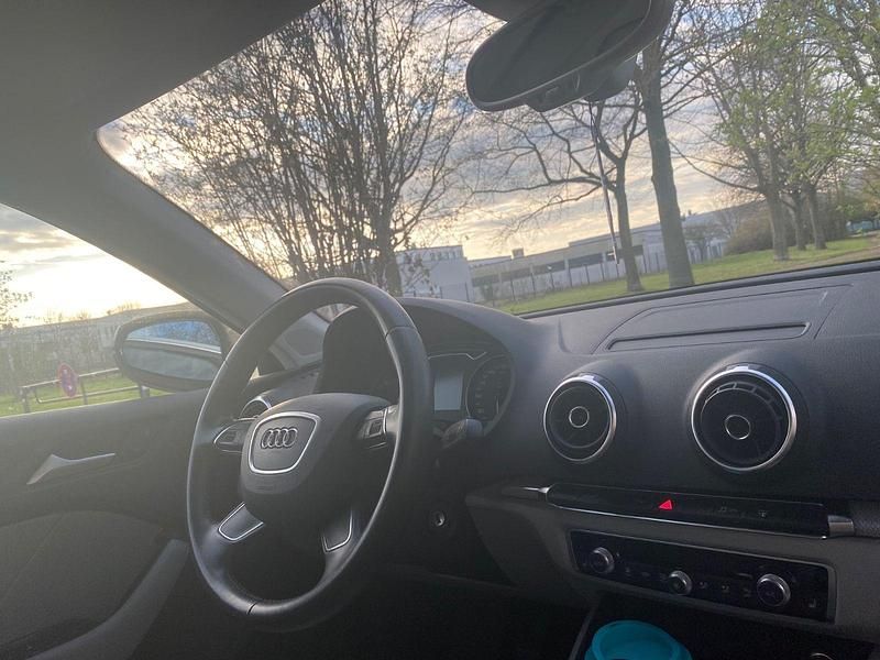 Gebraucht Audi A3 Ambiente 150 PS (110 kW) 2015 Weiß Limousine