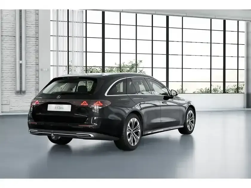Gebraucht Mercedes E220 Avantgarde 197 PS (144 kW) 2025 Schwarz Kombi
