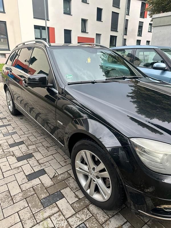 Schwarz Gebraucht 2009 Mercedes C300 Limousine | 6.800 € (Fairer Preis) - Bild 1/4