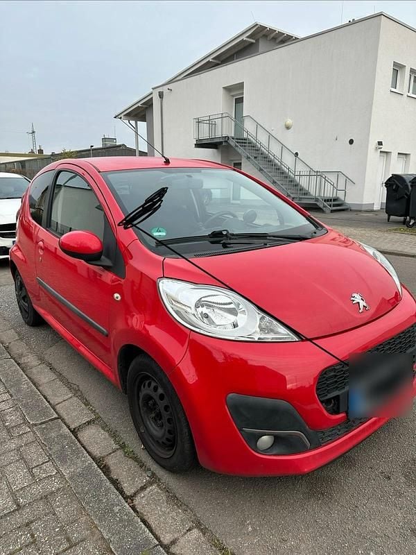 Gebraucht Peugeot 107 68 PS (50 kW) 2013 Rot Kleinwagen