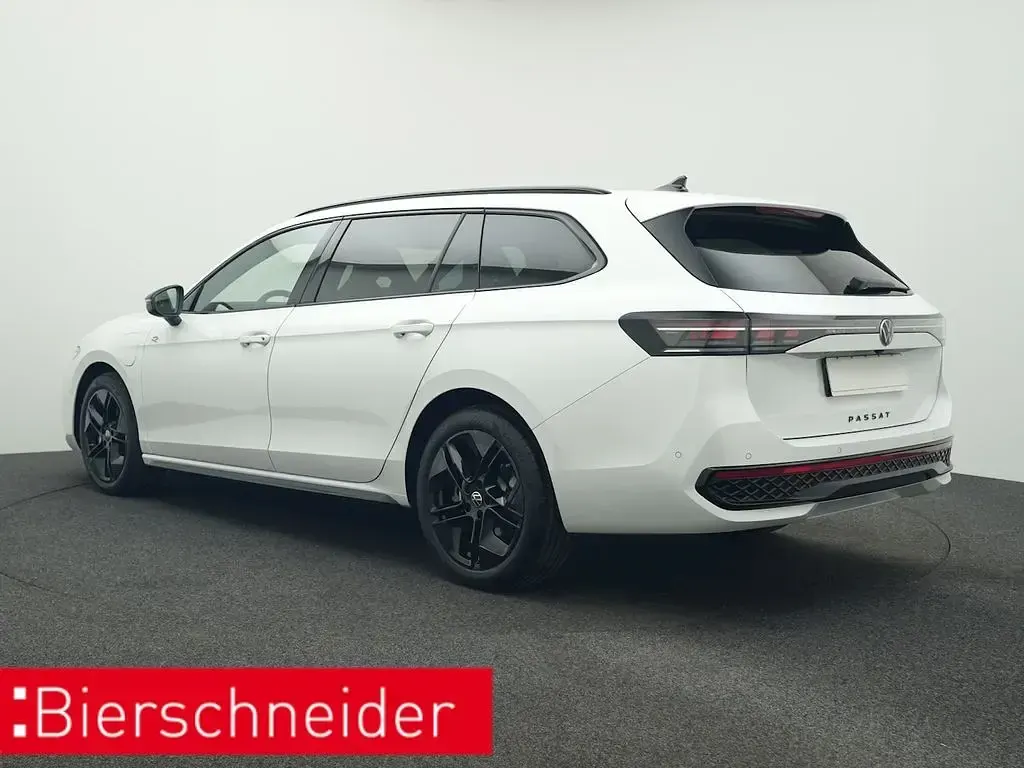 Używany VW Passat Style 272 KM (200 kW) 2025 Biały Kombi