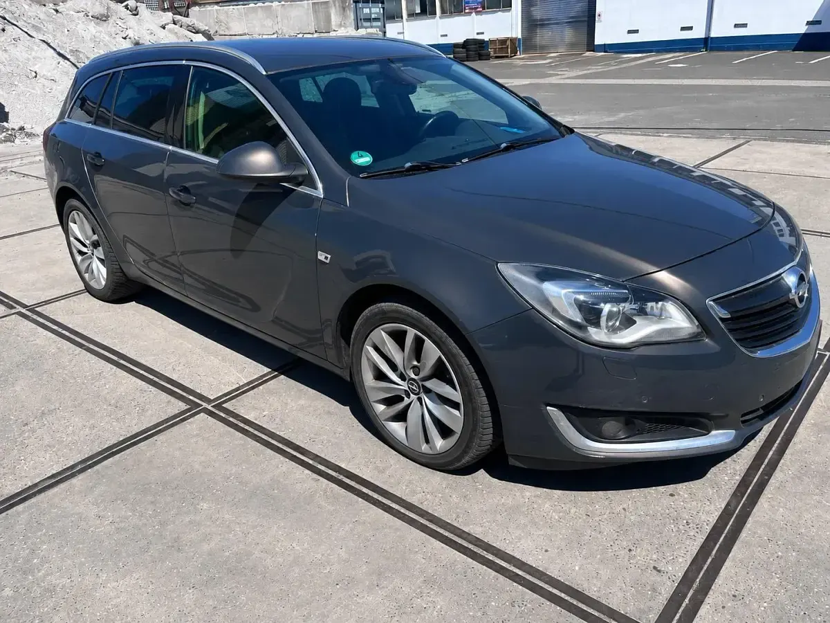 Usata Opel Insignia 170 CV (125 kW) 2016 Grigio Station wagon