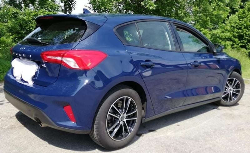 Second-hand Ford Focus 86 CP (63 kW) 2019 Albastru Berlinǎ