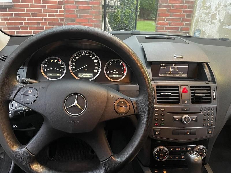 Gebraucht Mercedes C200 136 PS (100 kW) 2009 Schwarz Kombi