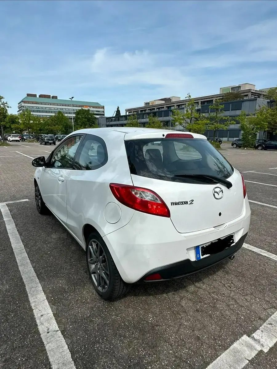 Usata Mazda 2 84 CV (61 kW) 2011 Bianco Utilitaria
