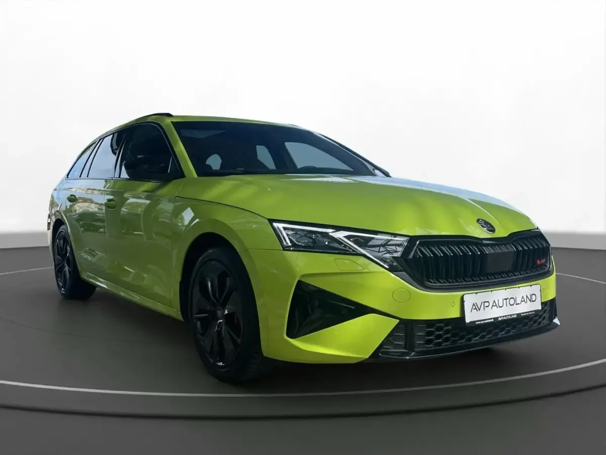 Gebraucht Skoda Octavia RS 265 PS (194 kW) 2025 Mamba grün Kombi
