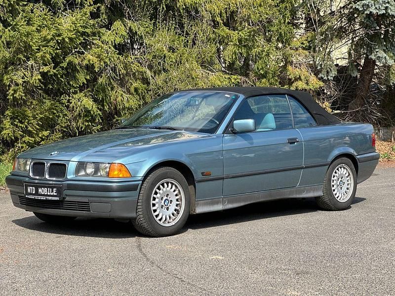 Gebraucht BMW 318 Cabriolet 116 PS (85 kW) 1995 Blau Cabrio