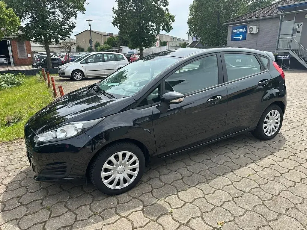 Gebraucht Ford Fiesta Trend 80 PS (58 kW) 2015 Schwarz Kleinwagen