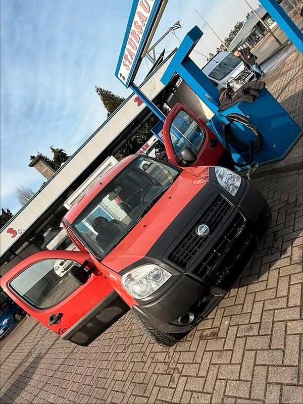 Gebraucht Fiat Doblò 80 PS (58 kW) 2008 Rot Van / Kleinbus
