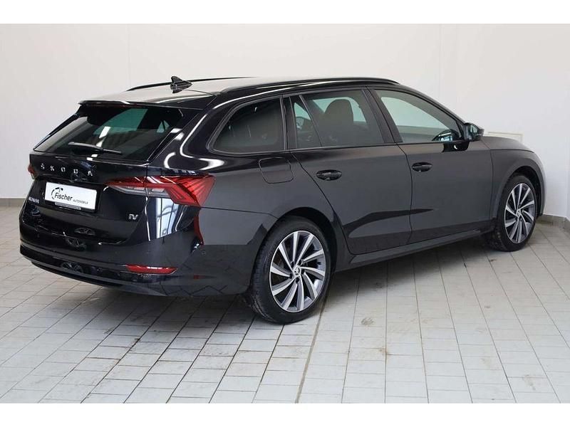 Gebraucht Skoda Octavia Style 204 PS (150 kW) 2022 Schwarzmagic perleffekt Kombi