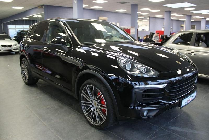 Schwarz Gebraucht 2016 Porsche Cayenne SUV | 38.980 € (Etwas zu teuer) - Bild 1/4