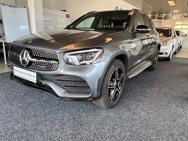 Grau Gebraucht 2021 Mercedes GLC300e AMG line SUV | 43.850 € - Bild 1/4