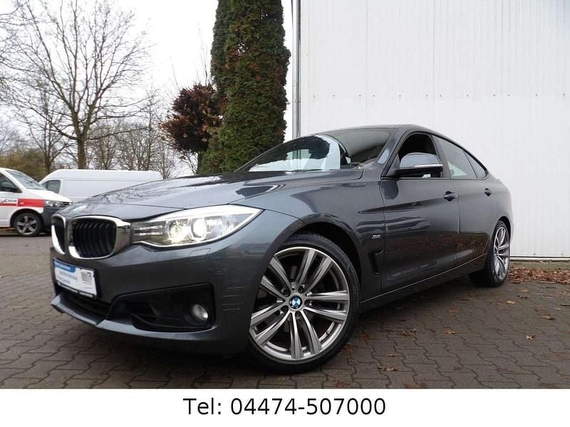 Grau Gebraucht 2015 BMW 325 Sport Line Limousine | 18.590 € (Fairer Preis) - Bild 1/4